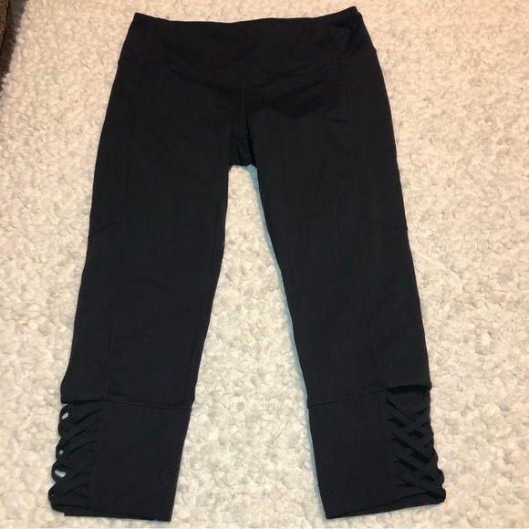 Athleta Pants - ATHLETA Size Medium Legging Mind Over Matter Capri Crop Strappy Ankle Pant Black